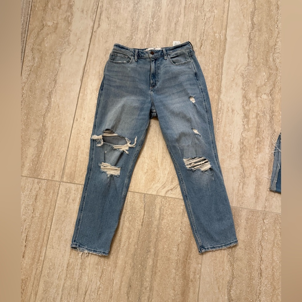 Curvy high-rise mom jeans Ripped from Hollister